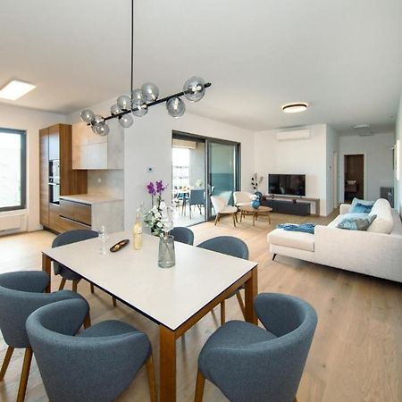 Pr Premium Apartment Ровинь Экстерьер фото