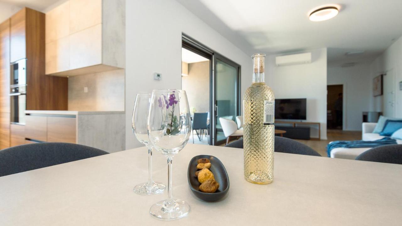 Pr Premium Apartment Ровинь Экстерьер фото